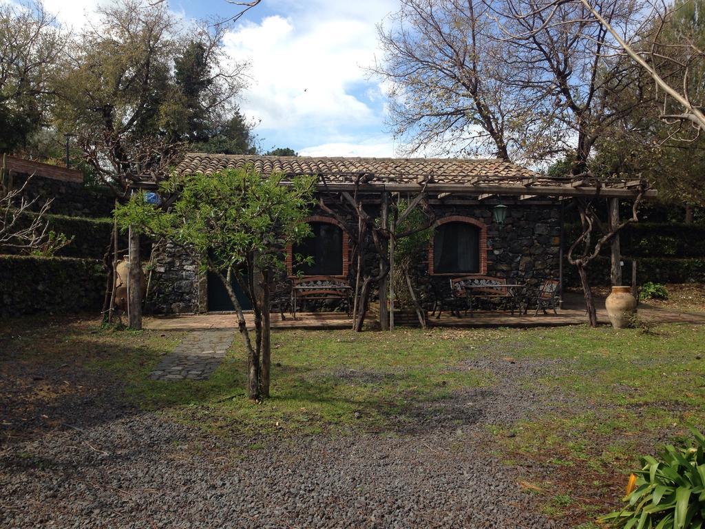 Bed&Breakfast Il Glicine Piedimonte Etneo Exterior foto