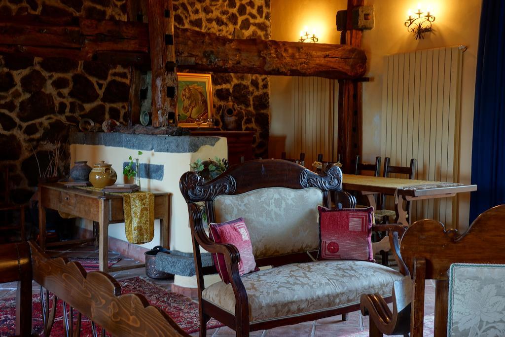 Bed&Breakfast Il Glicine Piedimonte Etneo Exterior foto