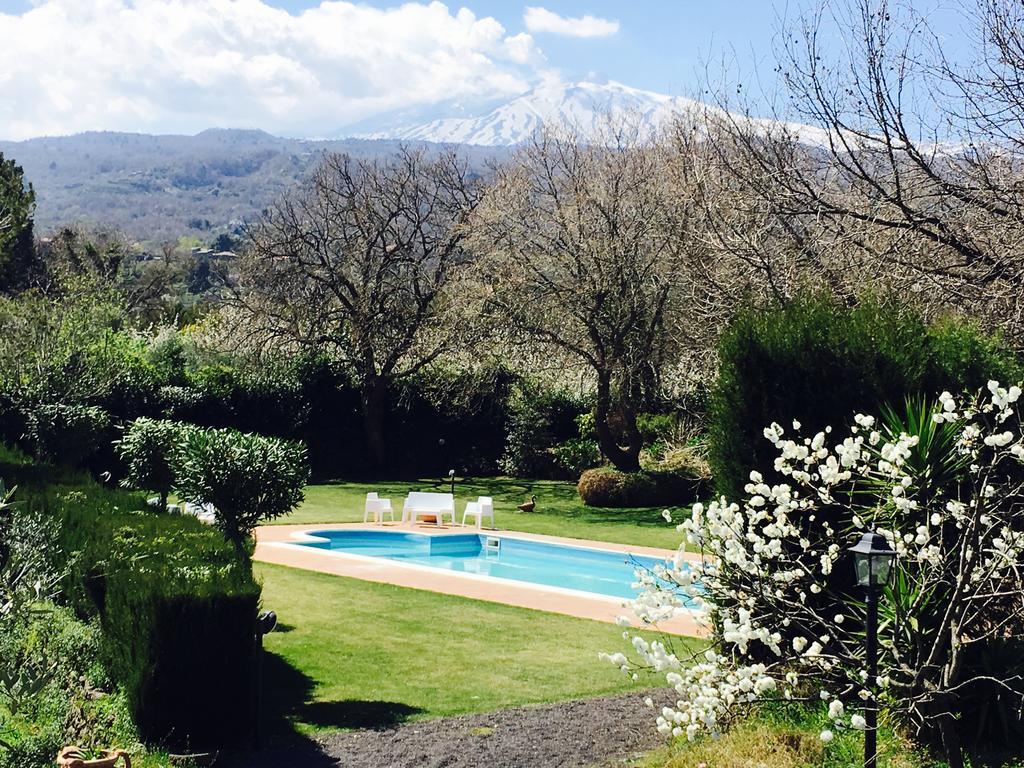 Bed&Breakfast Il Glicine Piedimonte Etneo Exterior foto